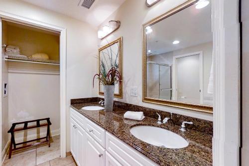 Tennis Villas III