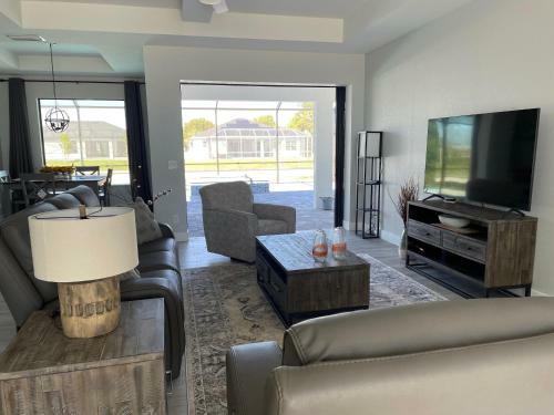Villa Skyline Cape Coral, Private Heated Pool And Spa