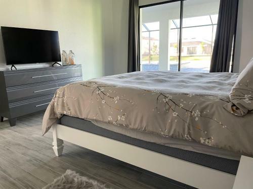 Villa Skyline Cape Coral, Private Heated Pool And Spa