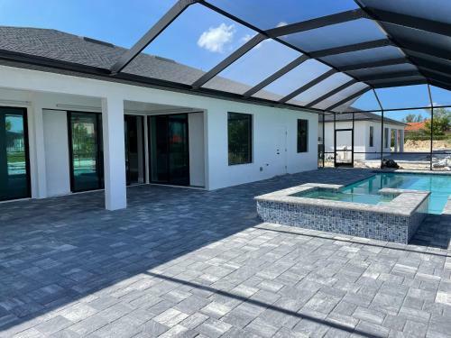 Villa Skyline Cape Coral, Private Heated Pool And Spa
