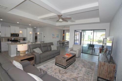 Villa Skyline Cape Coral, Private Heated Pool And Spa