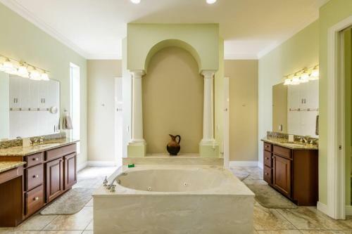 Villa Barefoot - Roelens Vacations - Heated Pool & Spa, Gulf Access, Sleeping Capabilities For 10!