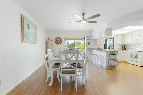 Lake House At The Cape - Roelens Vacations