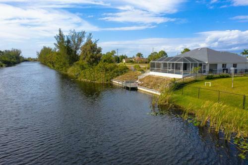 Waterfront Villa With Heated Pool - Villa Wine Down - Roelens Vacations