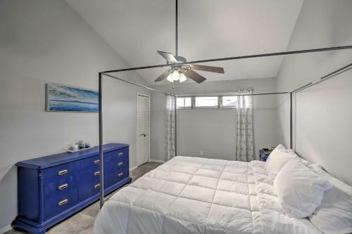 Chic Cape Coral Oasis With Pool About 7 Mi To Beach