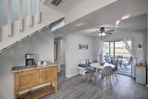 Chic Cape Coral Oasis With Pool About 7 Mi To Beach