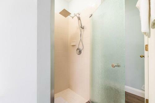 Cozy 3-bedroom Villa W/ Queen Bed And Private Pool