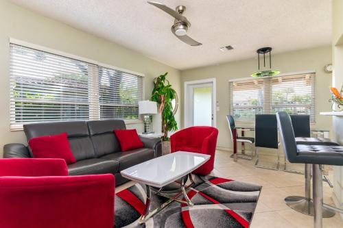 Beach Resort Villa - Beautiful Updated