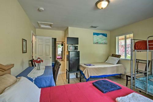 Inviting Family Apartment Less Than 3 Mi From The Coast!