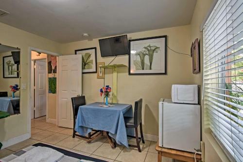 Inviting Family Apartment Less Than 3 Mi From The Coast!