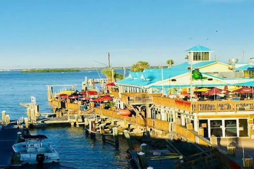 Apartamento 10 Steps To The Beach Couples Retreat