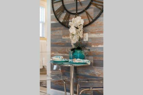 Apartamento 10 Steps To The Beach Couples Retreat