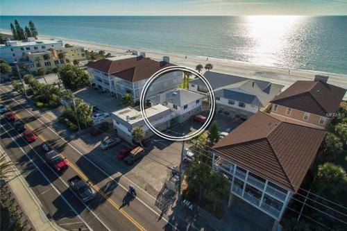 Apartamento 10 Steps To The Beach Couples Retreat