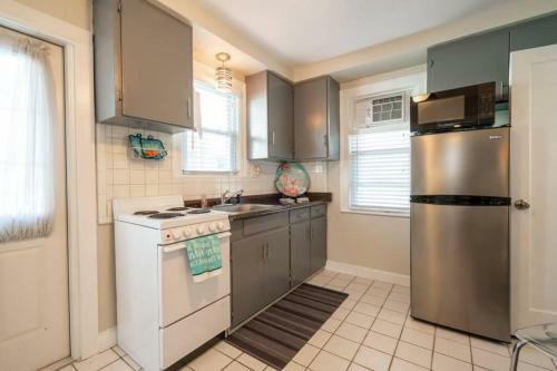 Apartamento 10 Steps To The Beach Couples Retreat