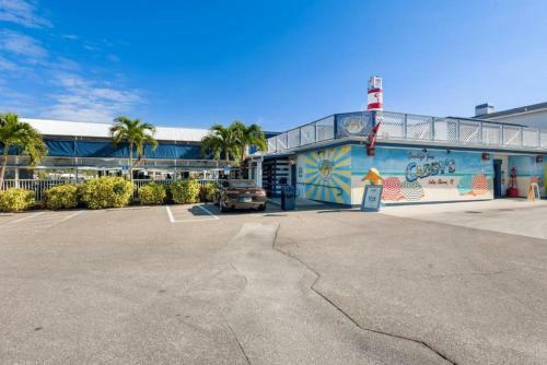 Charming Beach Front Cottage With Stunning Unset Views Pets Are Welcome Here Bella11
