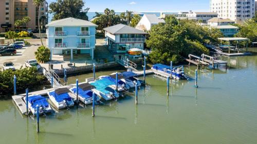Charming Beach Front Cottage With Stunning Unset Views Pets Are Welcome Here Bella11