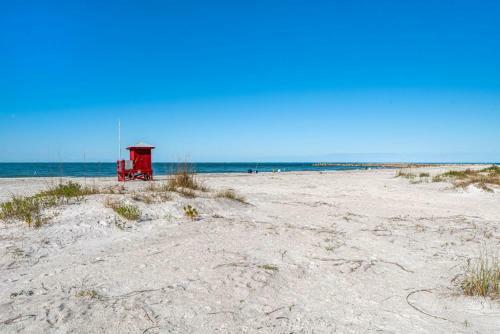 Charming Beach Cottage With Stunning Unset Views Pets Are Welcome Here Bella8