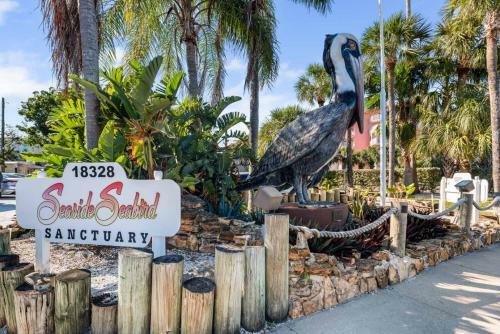 Charming Beach Cottage With Stunning Unset Views Pets Are Welcome Here Bella8