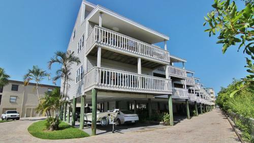 Intercoastal 203 By Teeming Vacation Rentals
