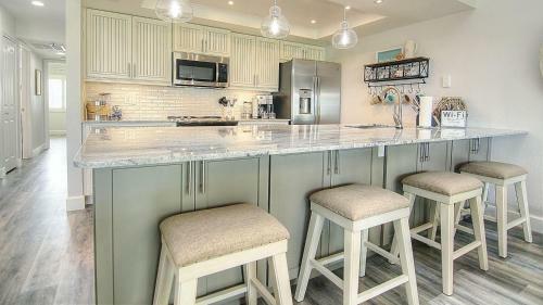 Intercoastal 203 By Teeming Vacation Rentals