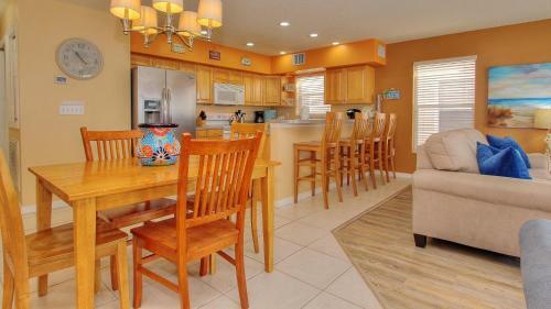 Captain's Cove By Teeming Vacation Rentals