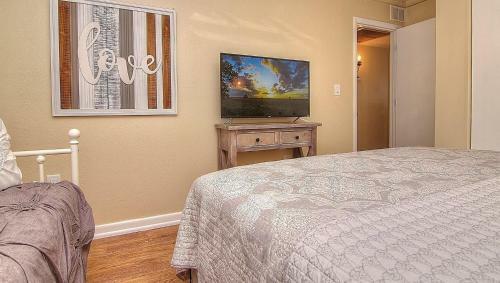 Holiday Villas III By Teeming Vacation Rentals
