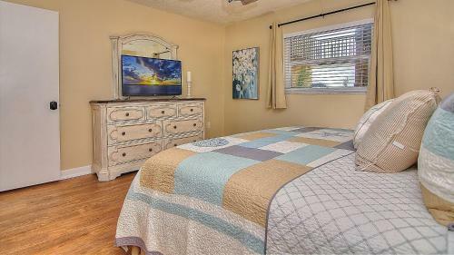 Holiday Villas III By Teeming Vacation Rentals