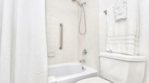 Holiday Villas III By Teeming Vacation Rentals