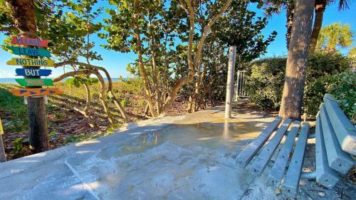Beachside Villas 204b By Teeming Vacation Rentals