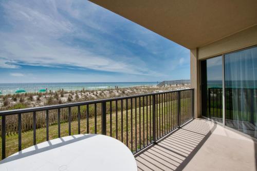 Apartamento Emerald Towers West Beachfront Condo With Heated Pool