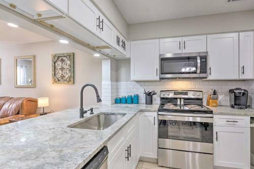 Fort Walton Beach Townhome Less Than 3 Mi To Beach!