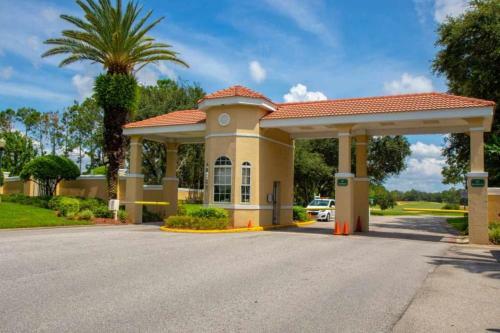 Villa Ian's Southern Dunes Vacation Home