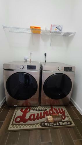 One Story Luxury Villa With Hot Tub