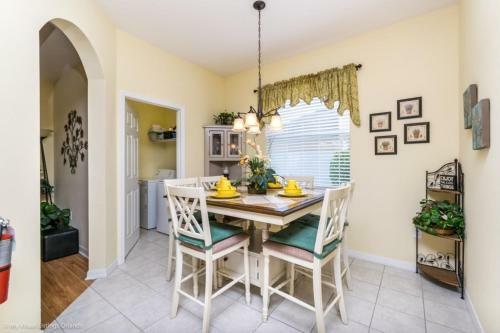 Fantastic 4 Br Home With Private Pool & Spa 137mh Villa