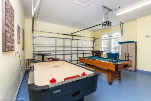 Fantastic 4 Br Home With Private Pool & Spa 137mh Villa