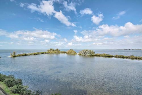 Apartamento Remarkable Hudson Condo With Coastal Views!