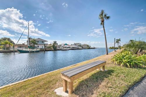Apartamento Remarkable Hudson Condo With Coastal Views!