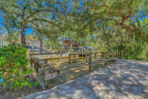 Canalfront Homosassa Escape With Private Dock!