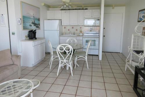 Estero Beach & Tennis 1108a By Kathy Nesbit Vacations