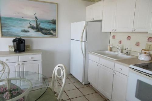 Estero Beach & Tennis 1108a By Kathy Nesbit Vacations