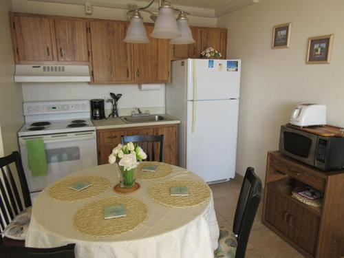 Estero Beach & Tennis 701a By Kathy Nesbit Vacations