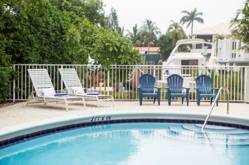 Lovely Apartment On The Canal With A Pool