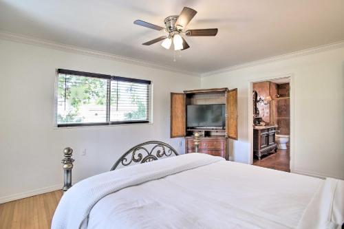 Sunny Waterfront Escape In Upscale Neighborhood!
