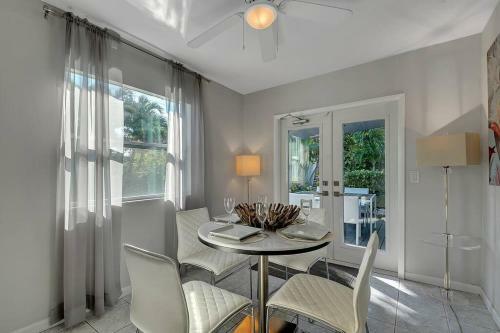 Wilton Manors Cottage 4 Bd 4 Bth W/2 Private Pools