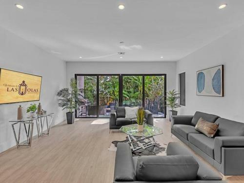 Stunning Luxury Modern Newly Built Home 4 Bedrooms