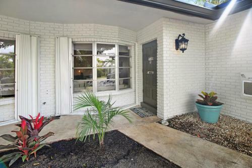 The Waterman's Retreat- 3 Bedroom Waterfront Unit
