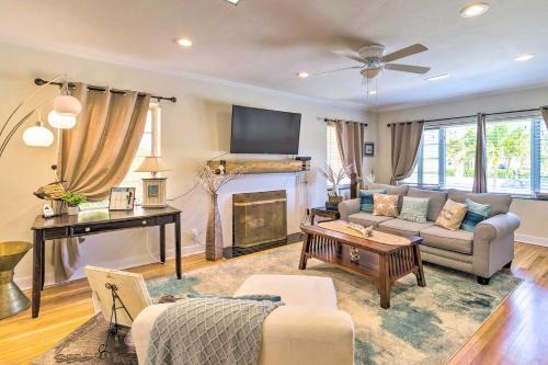 Lake Worth Gem On The Intracoastal Waterway!