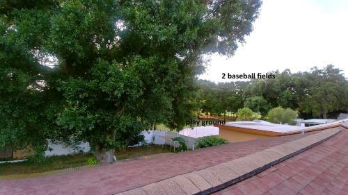 House 3br 1-bath, 8-min From Indian Rocks Beach, Nice Park Thru Back Gate