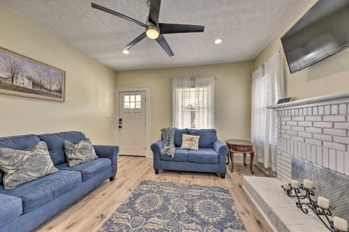 Charming And Central Jacksonville Home With Porch
