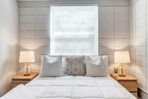 Cozy Apartment On Shaded Street!
